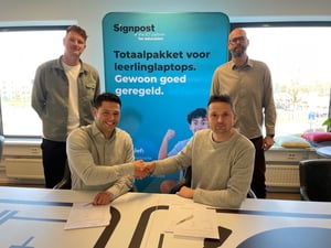 Schoollaptops uitgerust met online leerhulp om kansenongelijkheid tegen te gaan